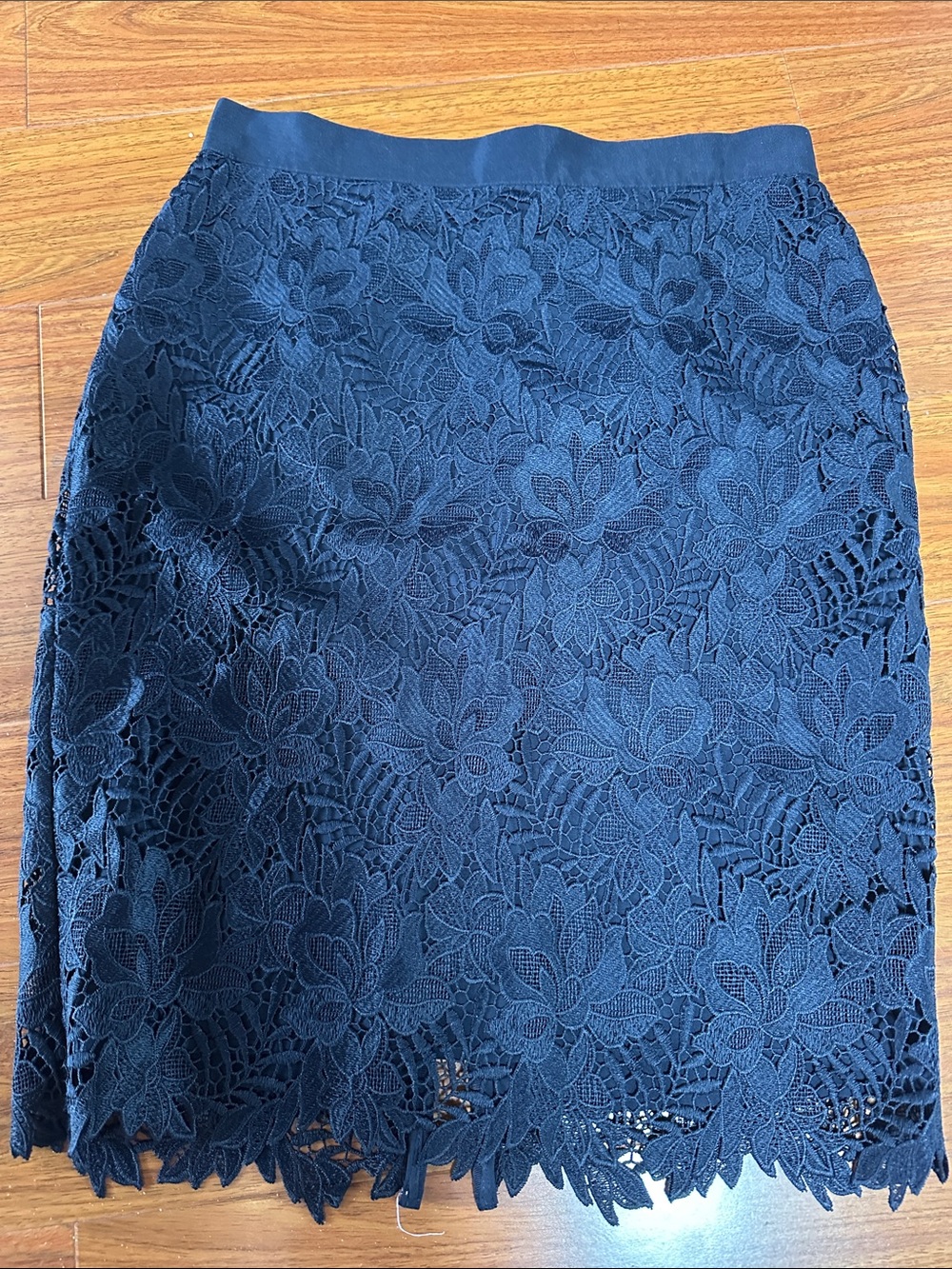 Ann Taylor Navy Floral Lace Pencil Skirt